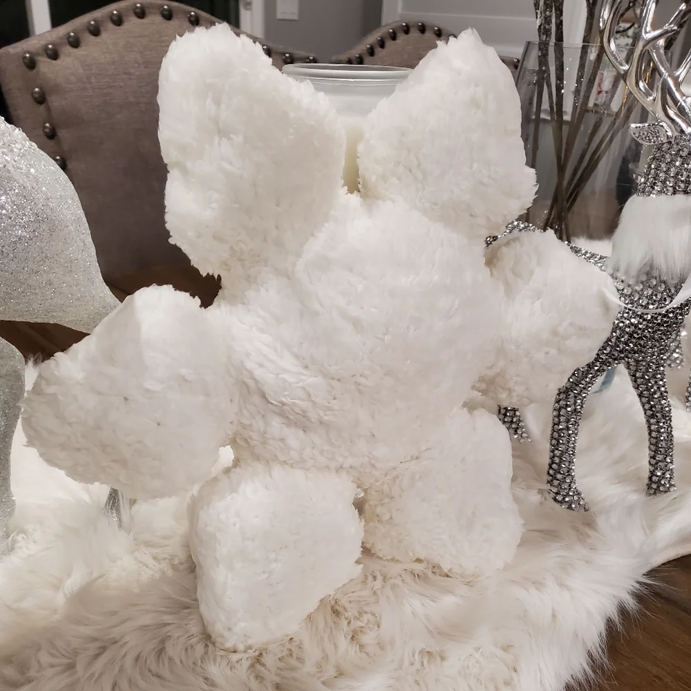 15x15 White Snowflake Shaped Pillow